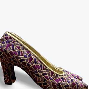 Petra Made In Italy Embroidered Purple Heels Gold Trim Pumps Size 7 or 7.5
